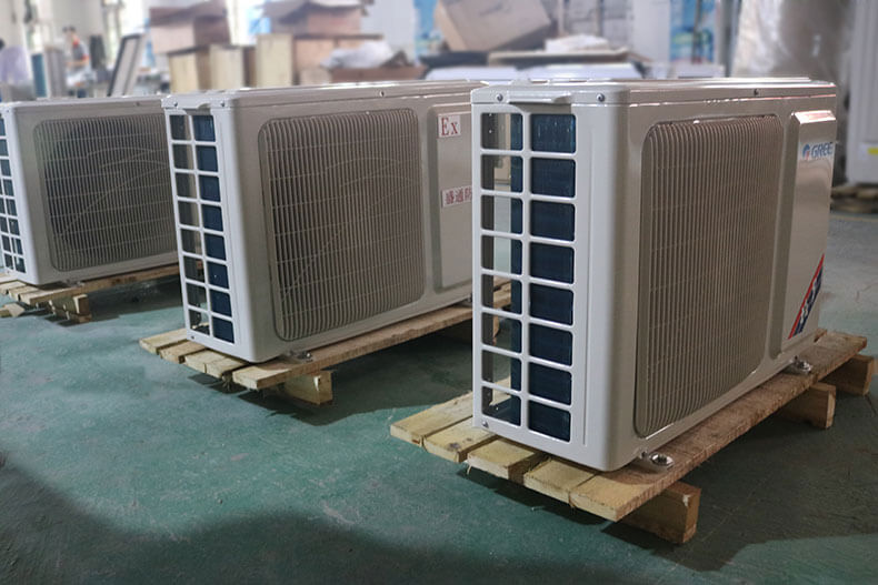 �����������{